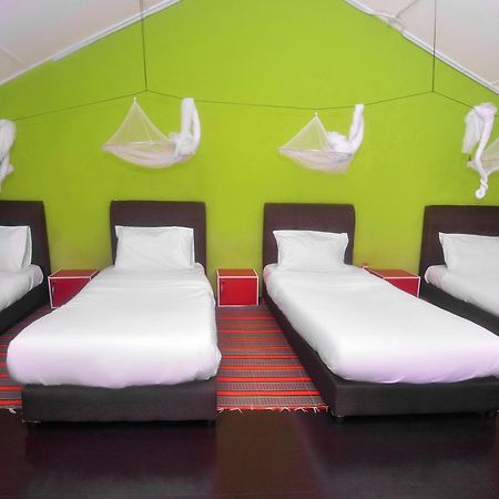 Spot On 89929 Tropical Lodge Kuching Luaran gambar