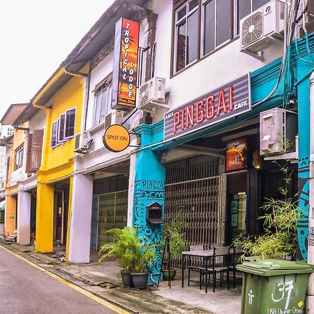 Spot On 89929 Tropical Lodge Kuching Luaran gambar