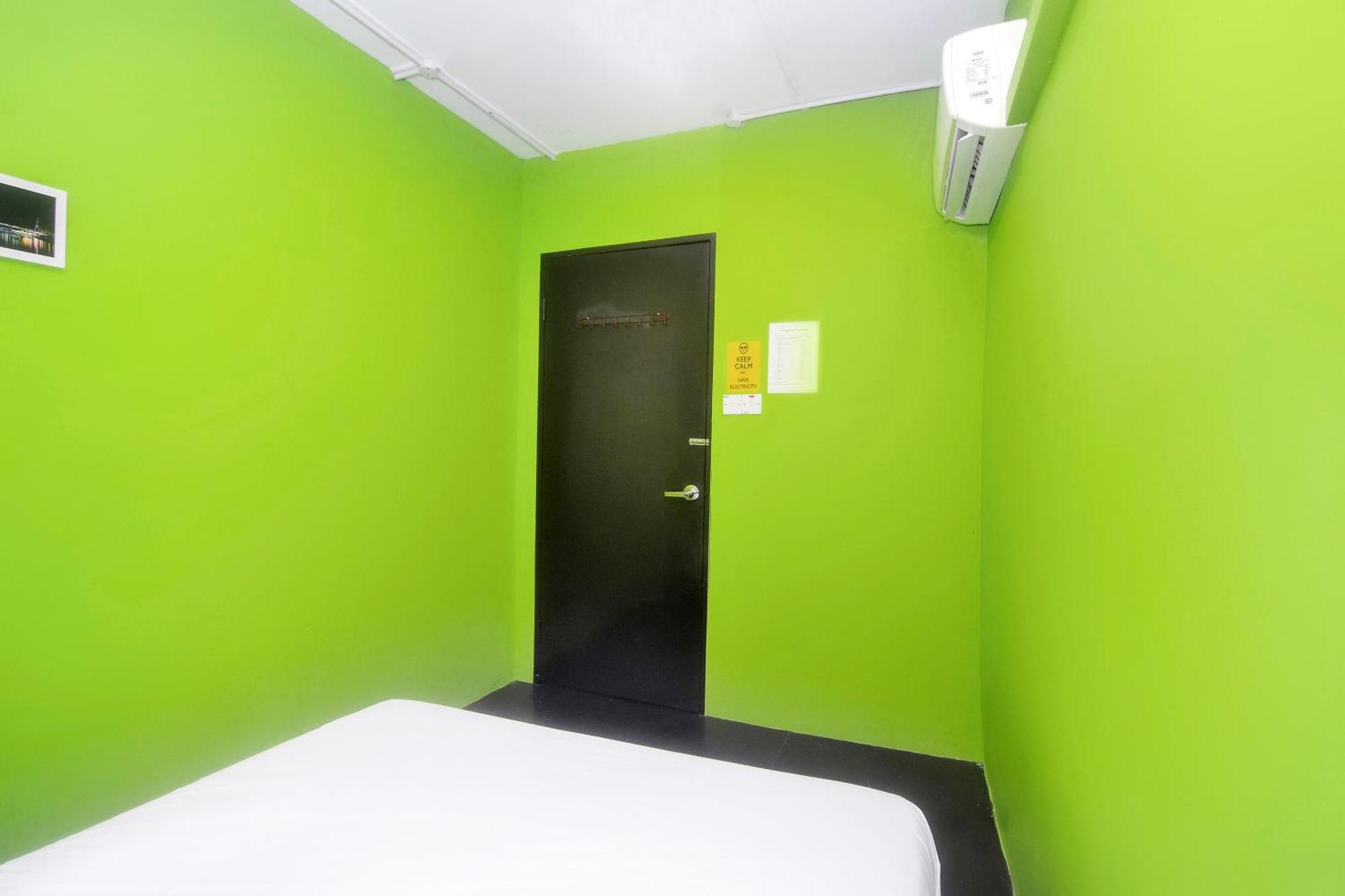 Spot On 89929 Tropical Lodge Kuching Luaran gambar