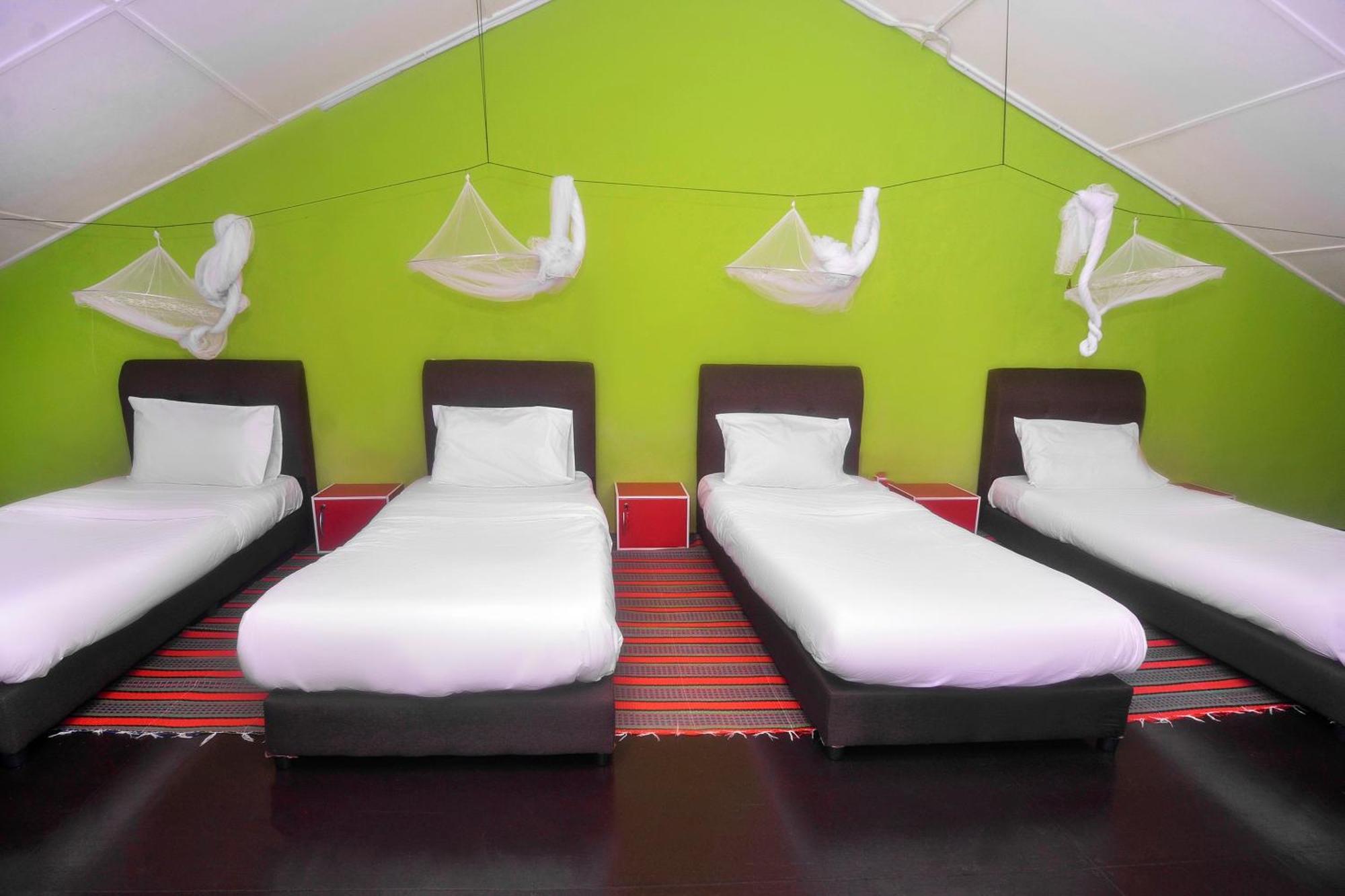 Spot On 89929 Tropical Lodge Kuching Luaran gambar