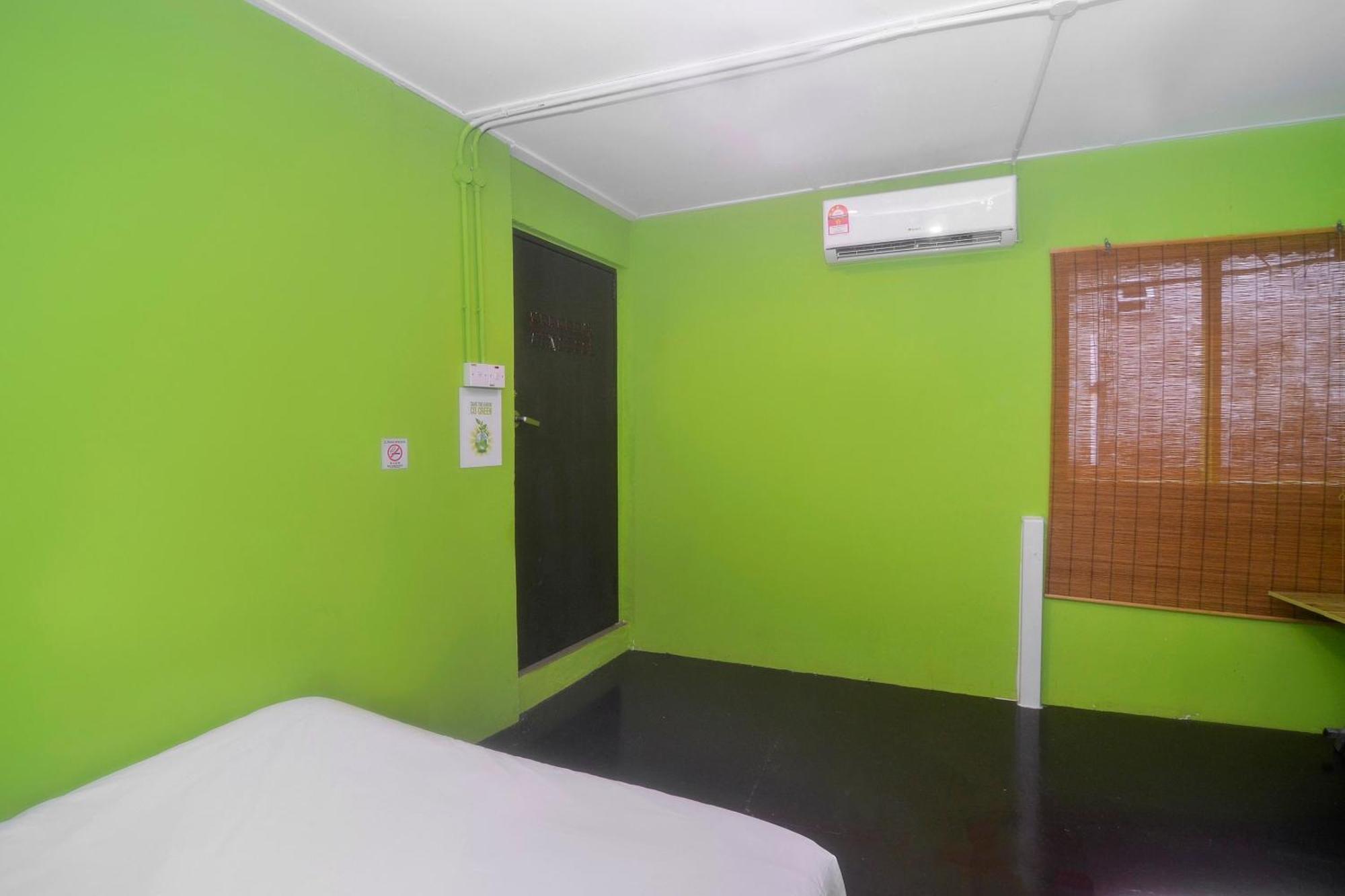 Spot On 89929 Tropical Lodge Kuching Luaran gambar